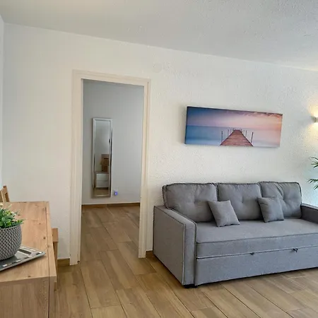 Domuum Holidays - Delfos Salou